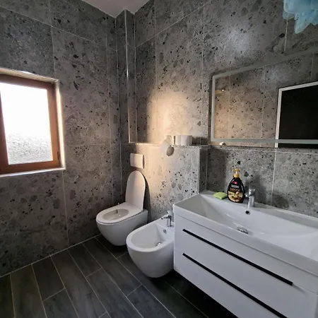 Appartamento Maria Near Airport Kamez
