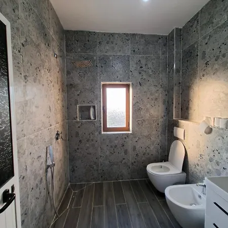 Apartment Maria Near Airport